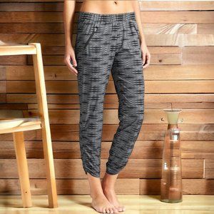ATHLETA (4) ARIEL ASPIRE Ankle Pant